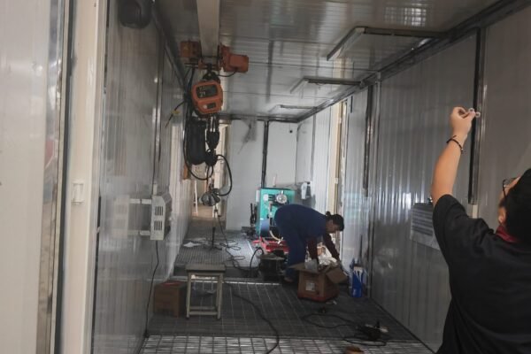 Pressure Test Container