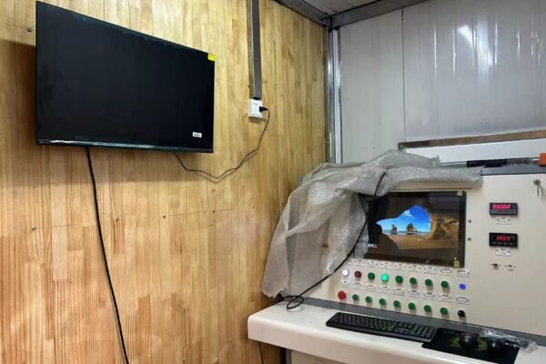 Pressure Test Container